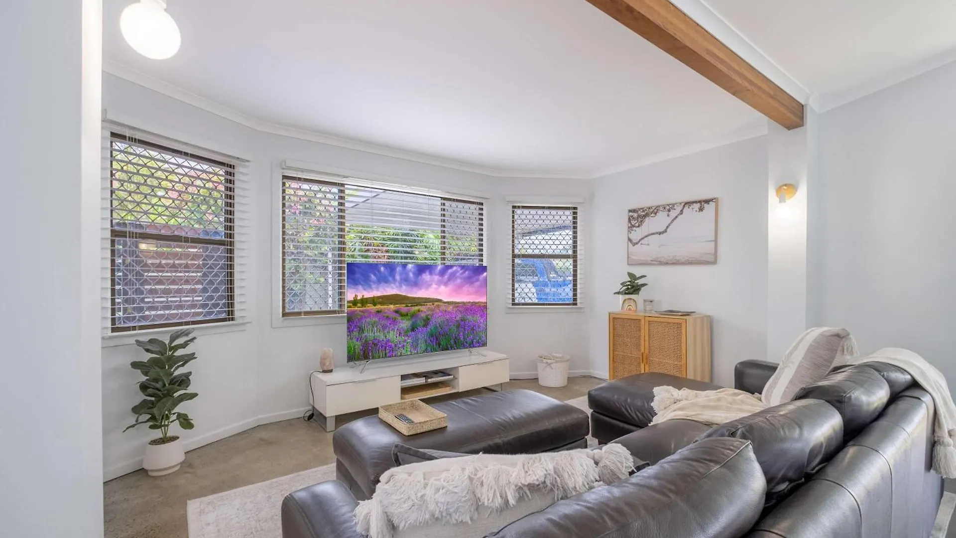 Superb Coastal Hideaway Walk To Alex Headland Villa Maroochydore Feriehus