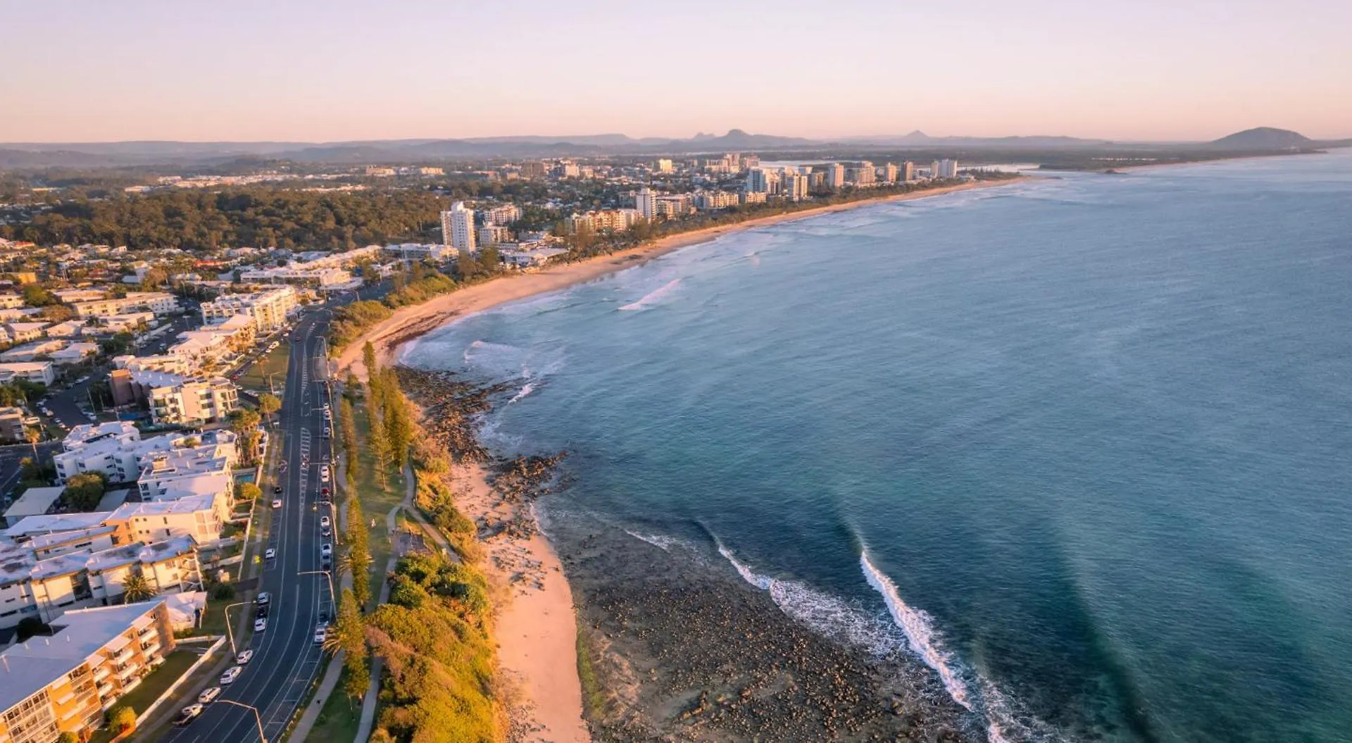 Superb Coastal Hideaway Walk To Alex Headland Villa Maroochydore Feriehus