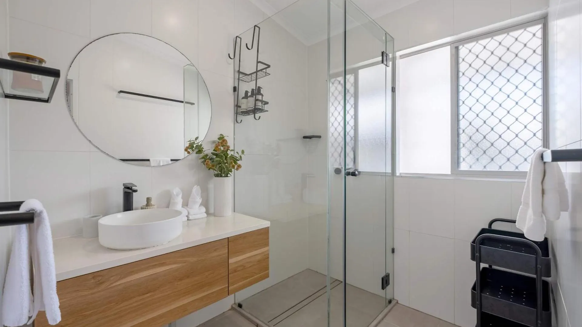 Superb Coastal Hideaway Walk To Alex Headland Villa Maroochydore