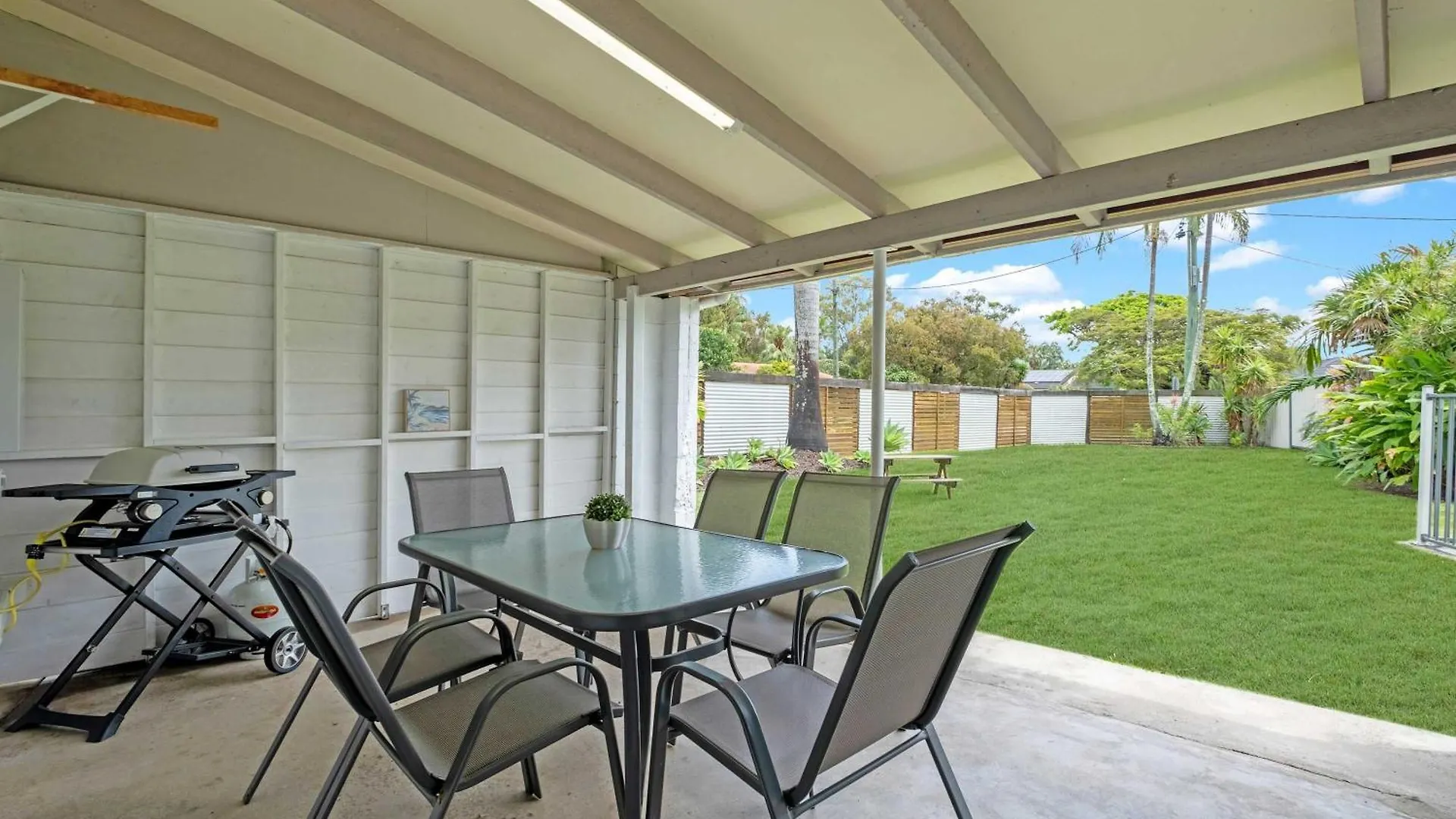Holiday home Superb Coastal Hideaway Walk To Alex Headland Villa Maroochydore Australia
